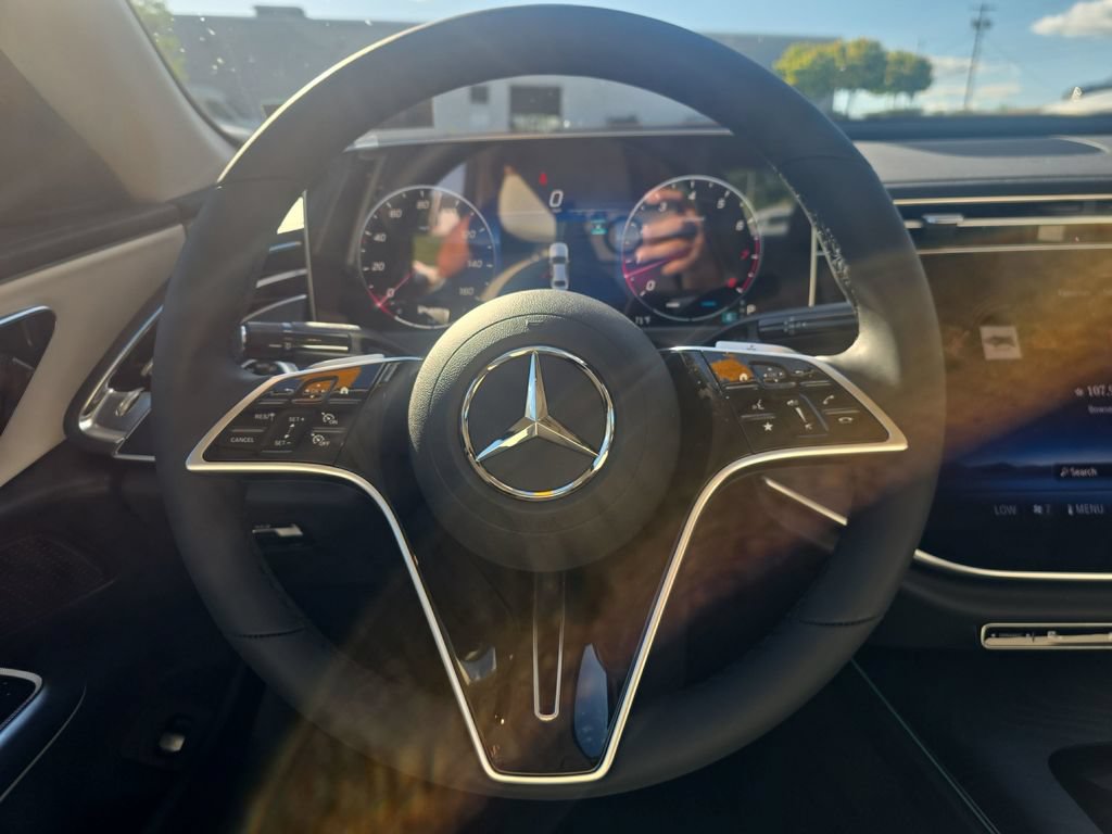 New 2026 Mercedes-Benz E 350 4MATIC Sedan image 14