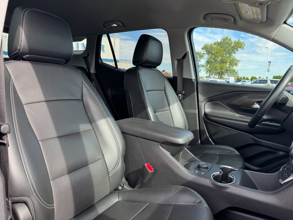 Used 2023 GMC Terrain SLT image 14