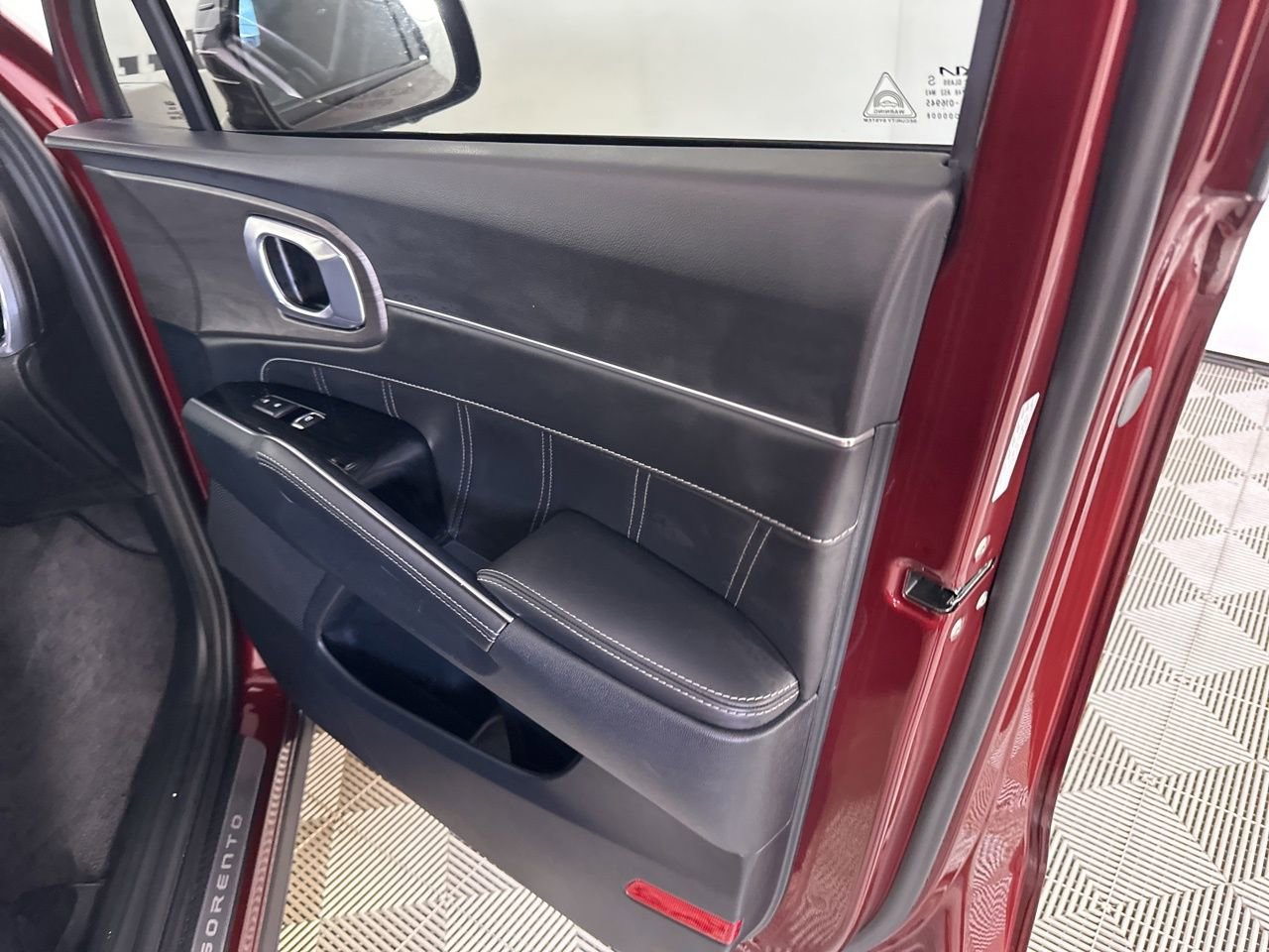 Used 2024 Kia Sorento SX image 33