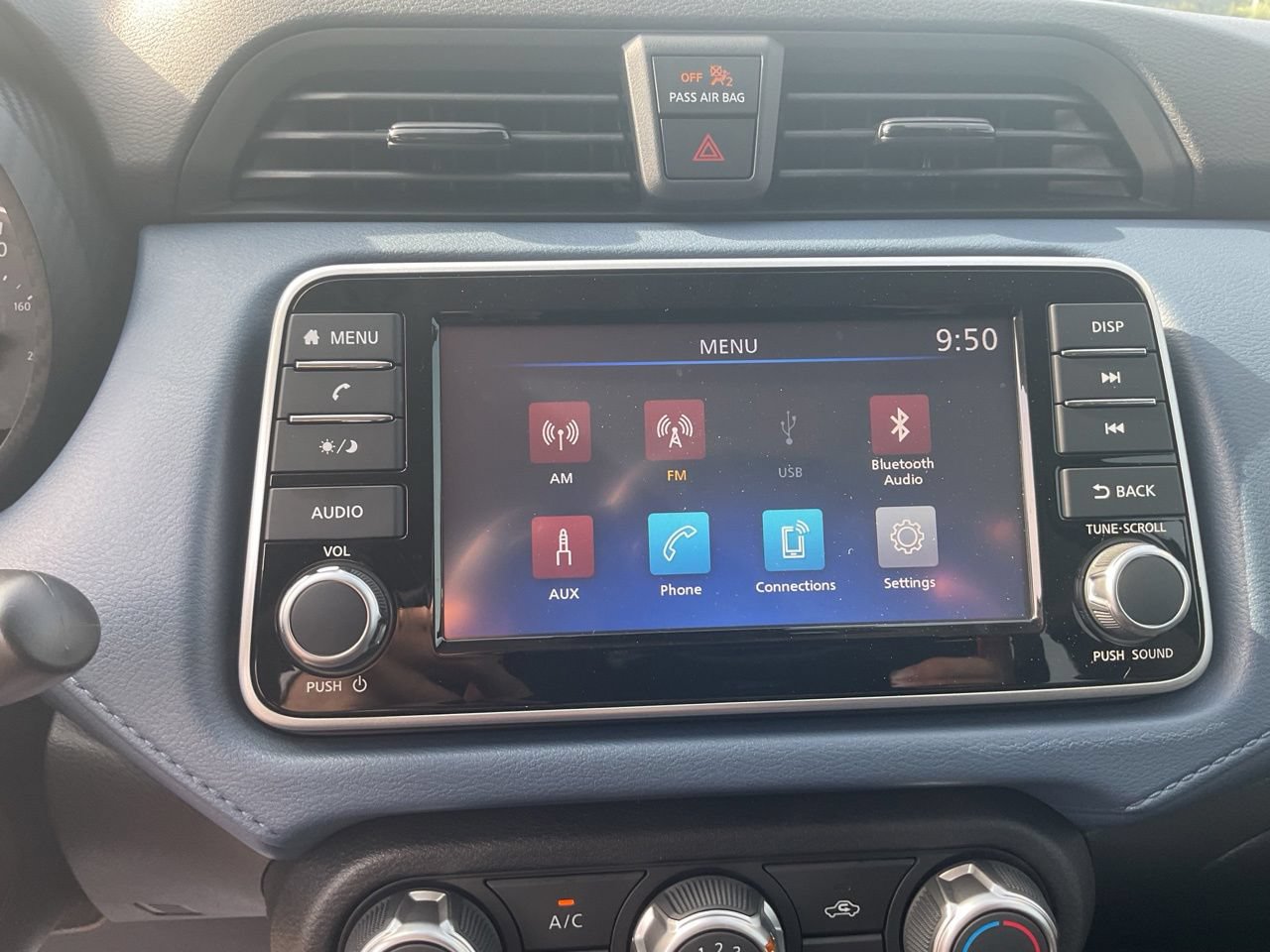 Used 2025 Nissan Versa SV w/ Trunk Package FWD image 33