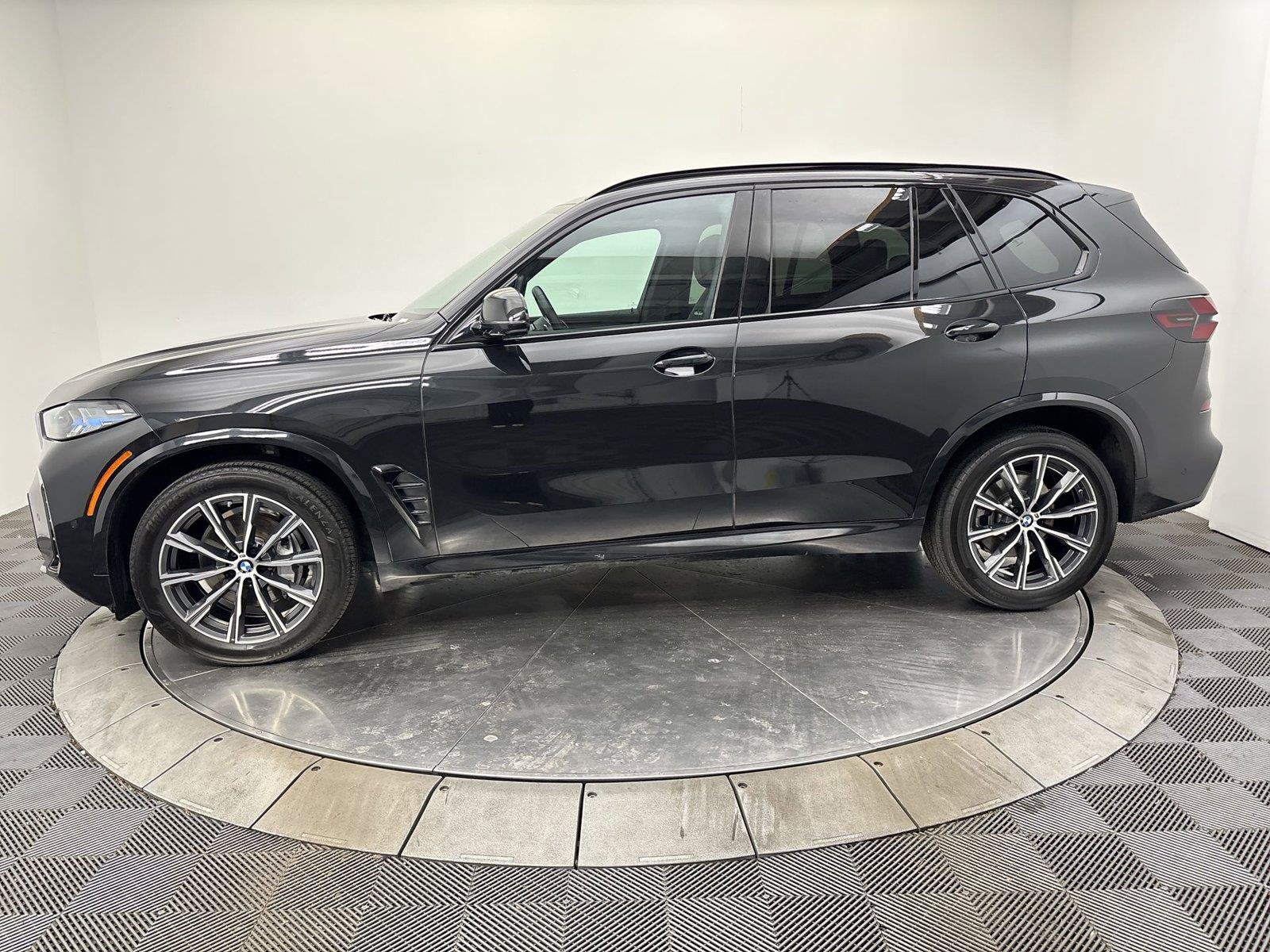 Used 2024 BMW X5 xDrive40i w/ Executive Package AWD/4WD image 16