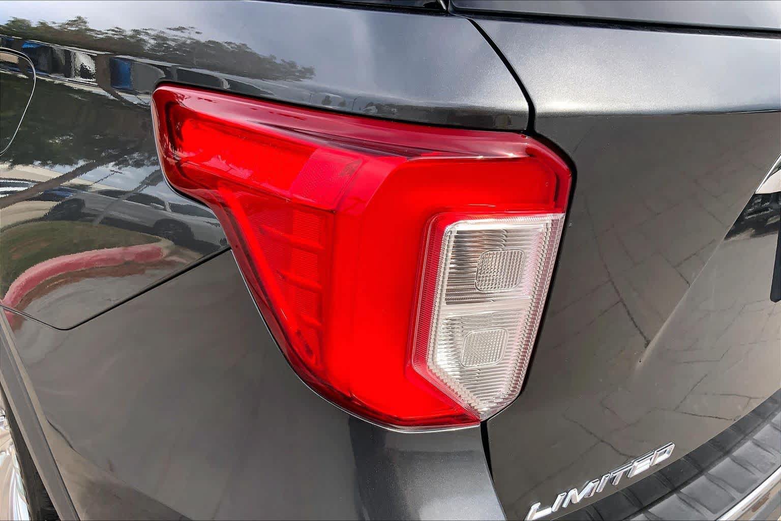 Used 2020 Ford Explorer Limited RWD image 28