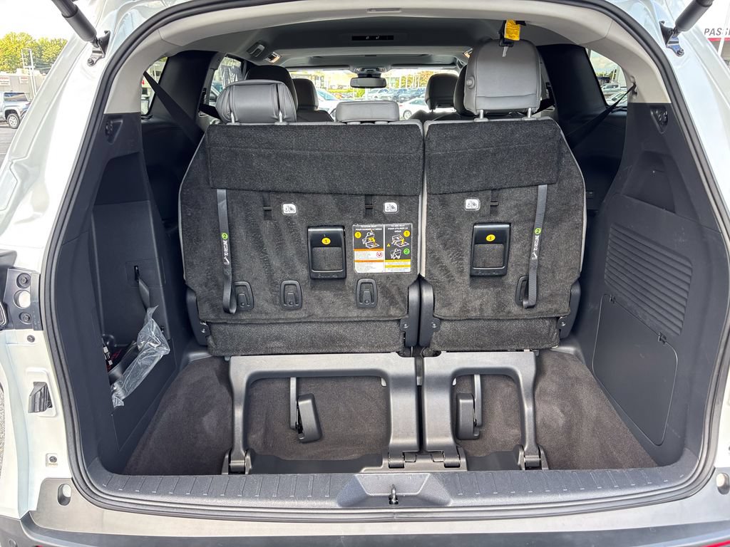 Used 2026 Toyota Sienna XLE FWD image 47