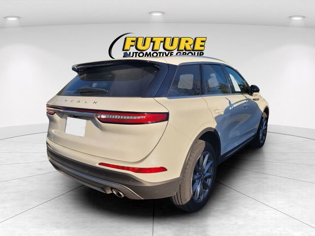 Used 2022 Lincoln Corsair AWD w/ Premium Package image 3