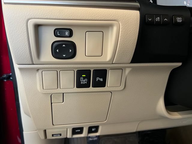 Used 2014 Lexus ES 350 w/ Luxury Package FWD image 25