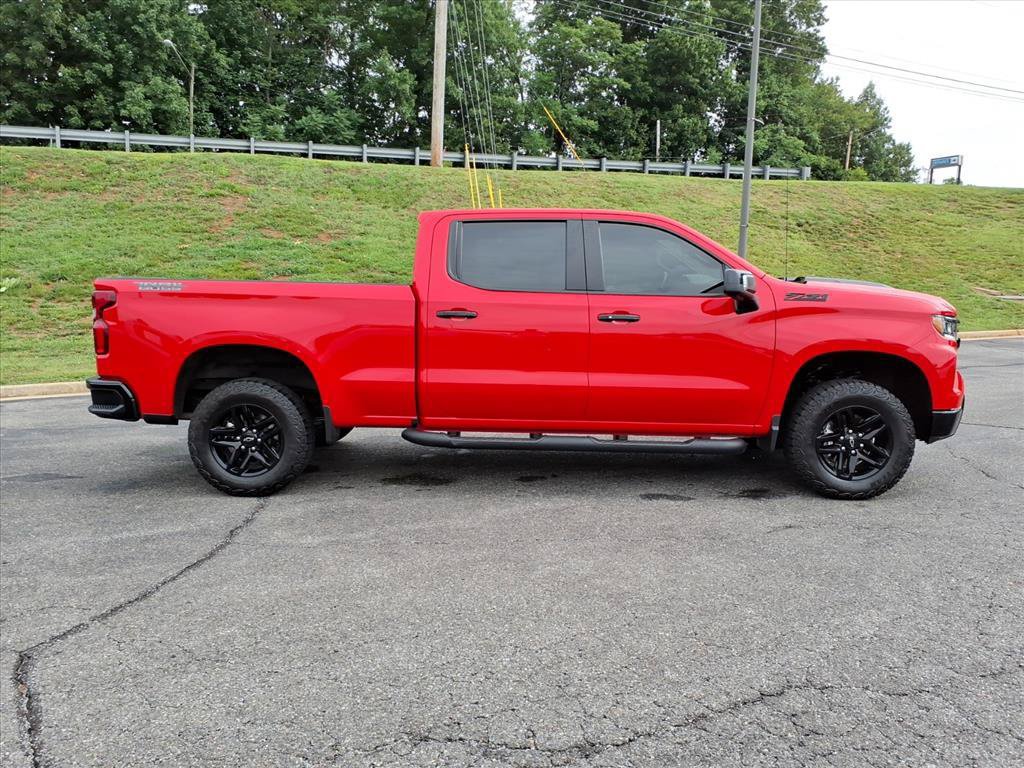 Used 2024 Chevrolet Silverado 1500 LT Trail Boss w/ LT Trail Boss Premium Package AWD/4WD image 2