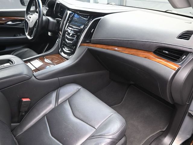 Used 2018 Cadillac Escalade ESV Premium Luxury image 43