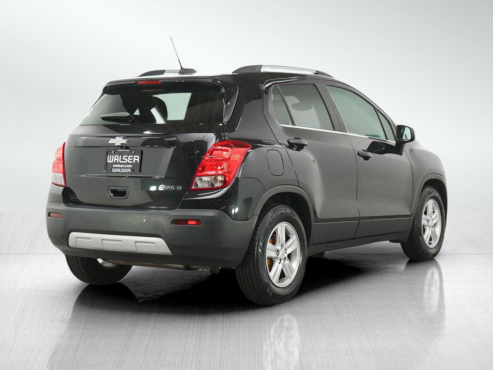Used 2015 Chevrolet Trax LT w/ LT Sun and Sound Package FWD image 5