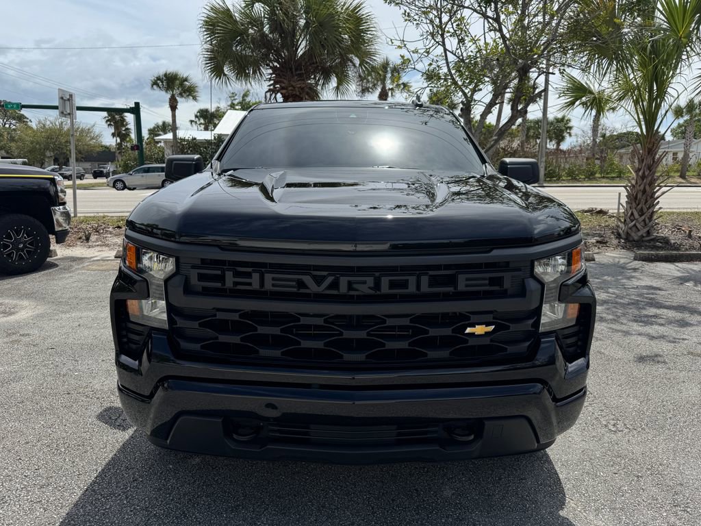 Used 2025 Chevrolet Silverado 1500 Custom image 5