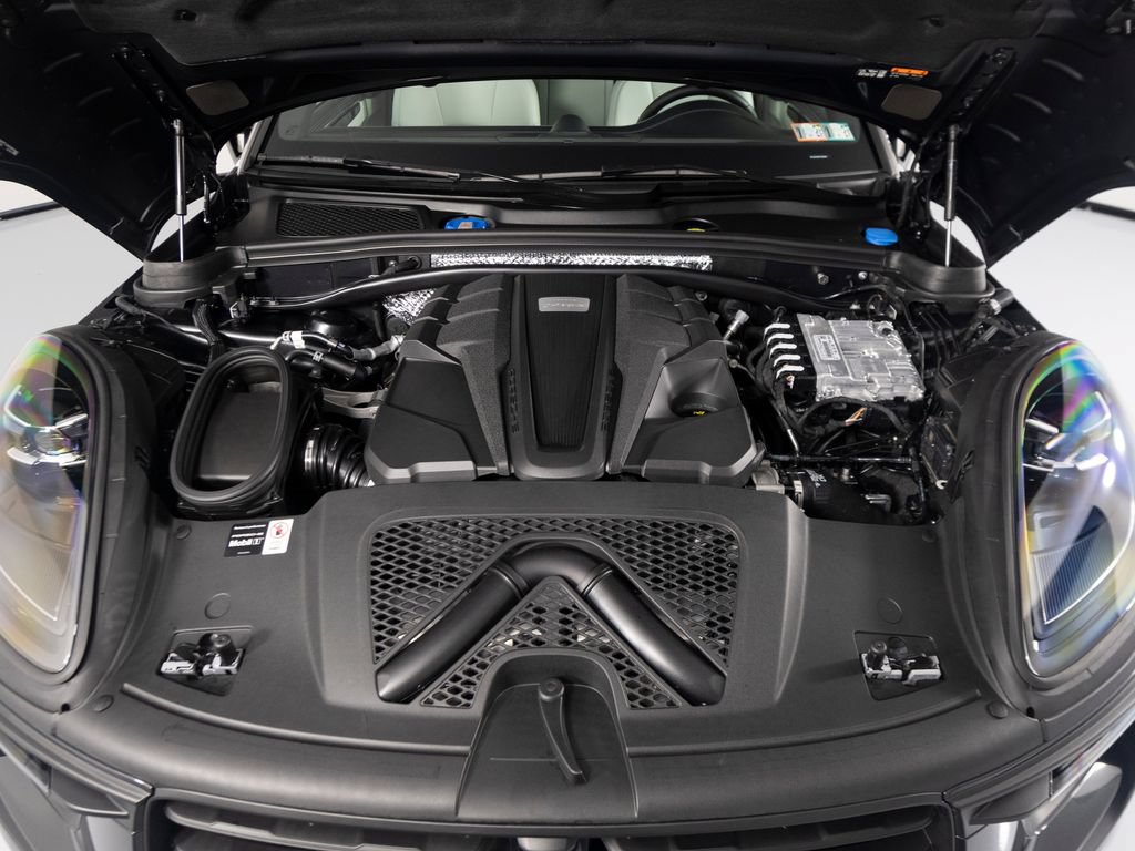 Certified 2026 Porsche Macan S AWD/4WD image 48