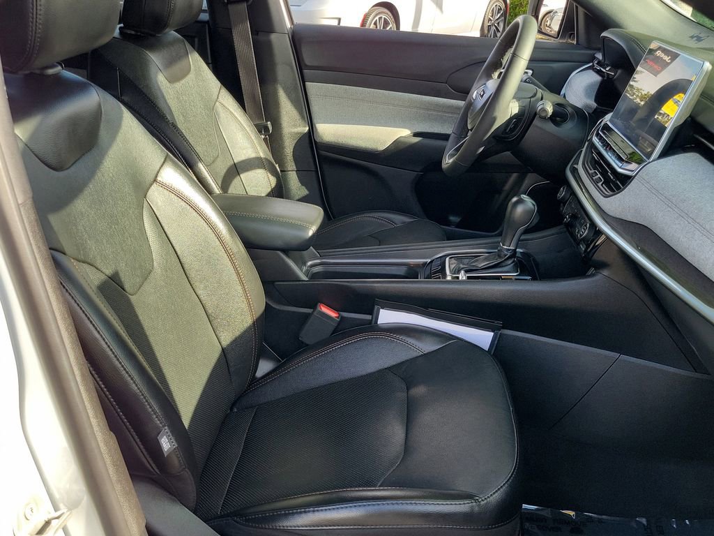 Used 2023 Jeep Compass Latitude w/ Sun and Sound Group image 21