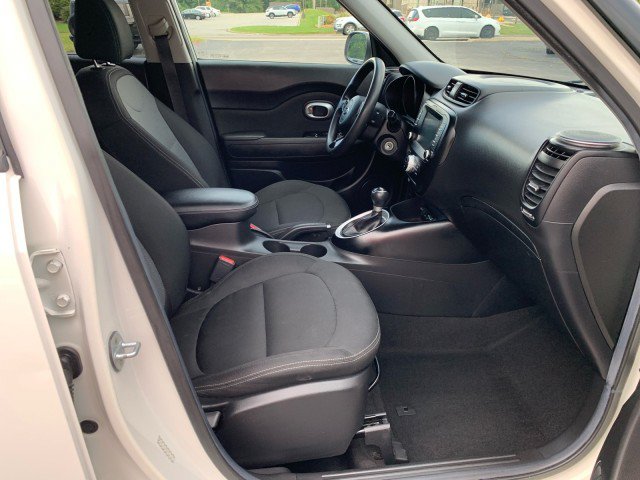Used 2019 Kia Soul + FWD image 17
