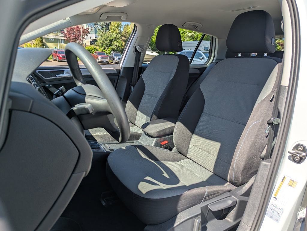 Used 2016 Volkswagen e-Golf SE FWD image 24