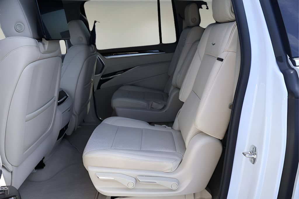 New 2026 Cadillac Escalade ESV Platinum Luxury AWD/4WD image 12