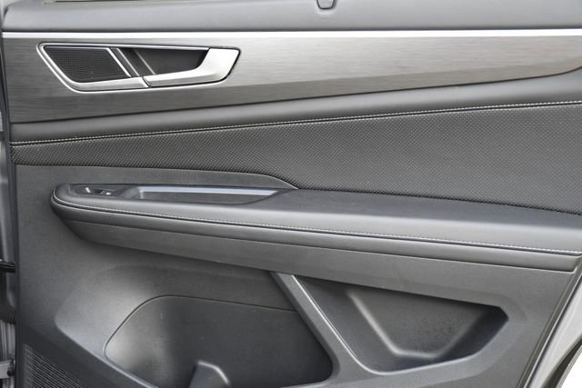 Used 2025 Volkswagen Atlas Cross Sport SE image 26