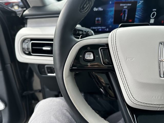 Certified 2025 Lincoln Aviator Reserve w/ Equipment Group 201A image 28