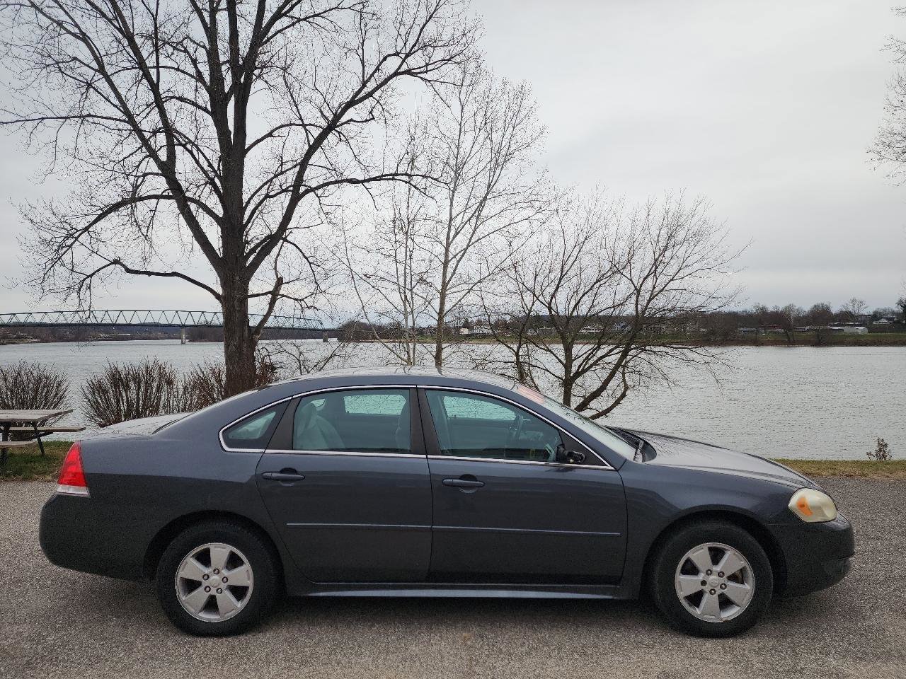 Used 2010 Chevrolet Impala LT FWD image 6