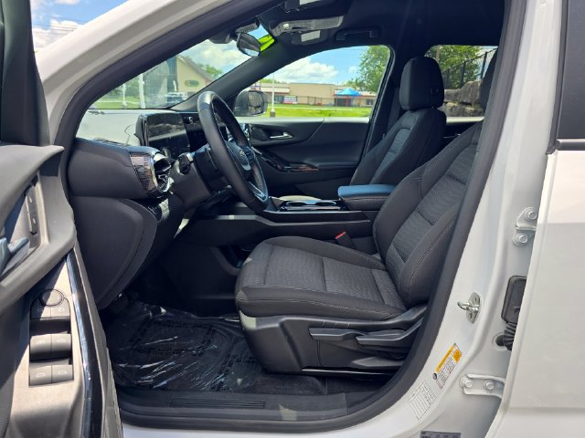 Used 2025 Chevrolet Equinox LT AWD/4WD image 17