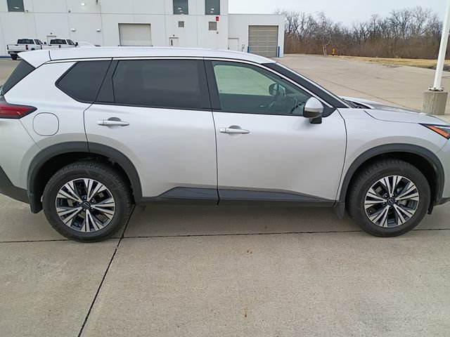 Used 2023 Nissan Rogue SV image 11