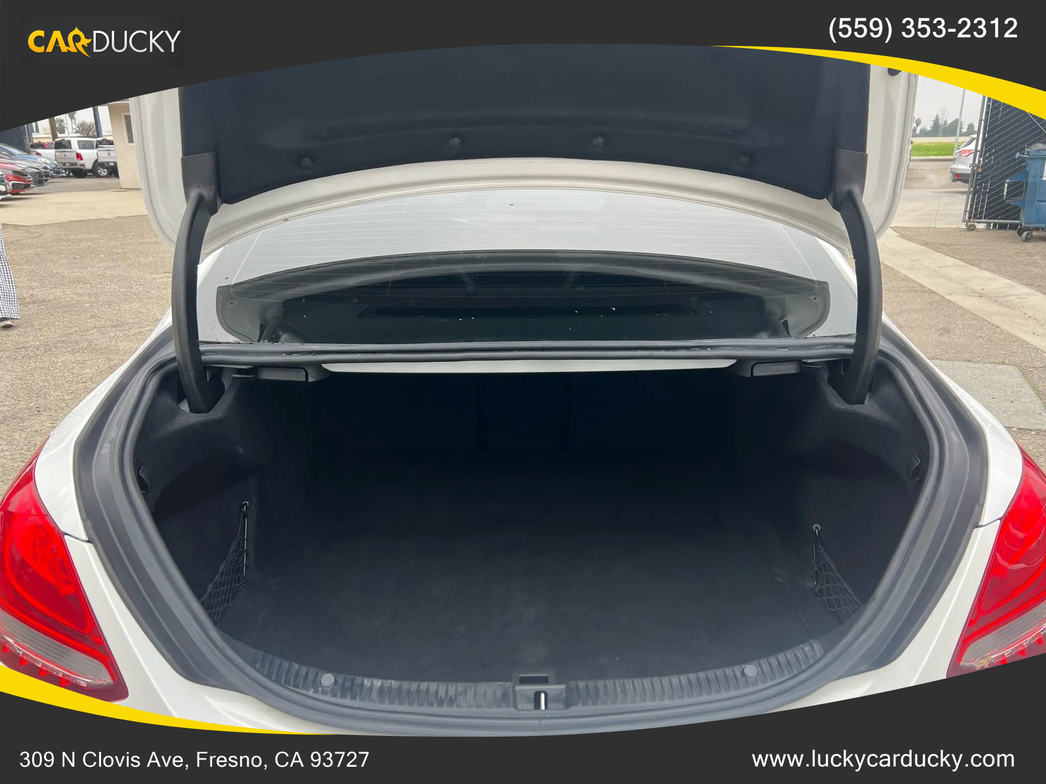 Used 2015 Mercedes-Benz C 300 4MATIC Sedan image 23