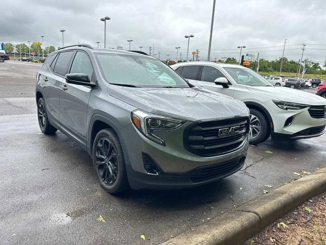 Used 2020 GMC Terrain SLT w/ Preferred Package FWD image 2