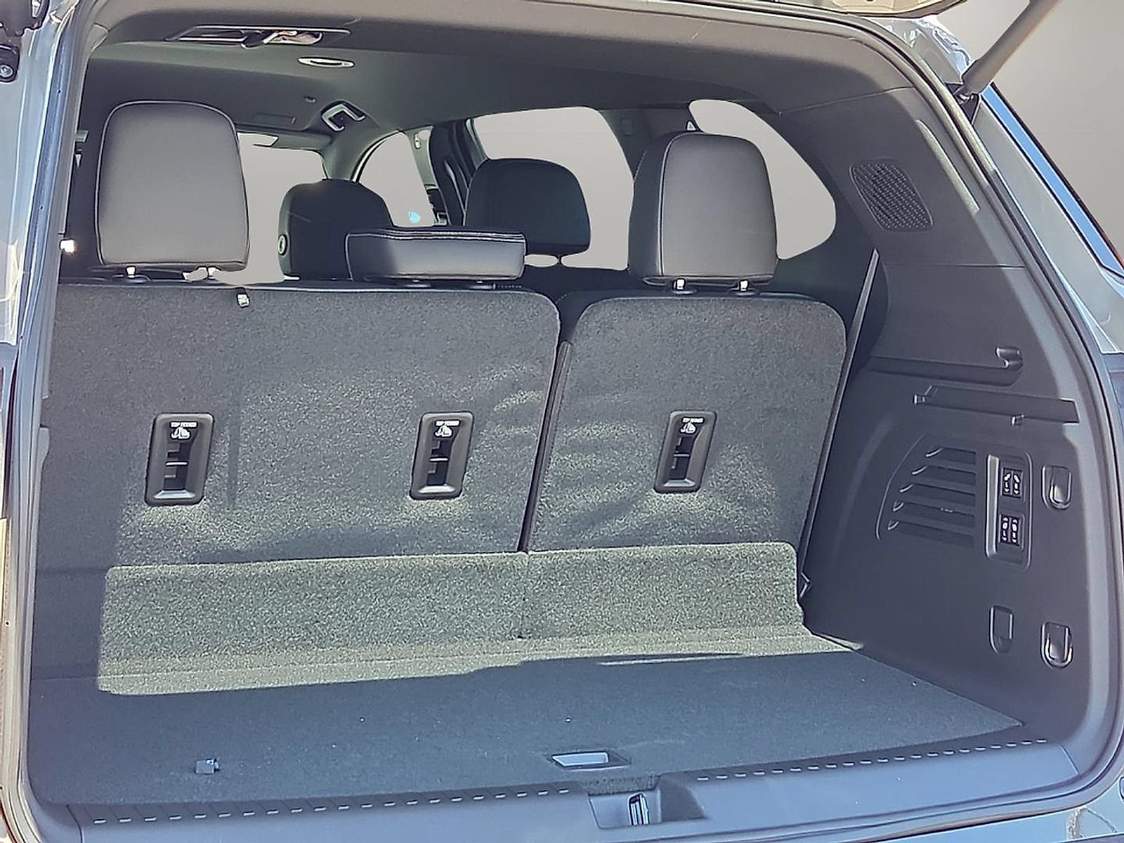 New 2026 Buick Enclave Sport Touring w/ Power Package FWD image 9