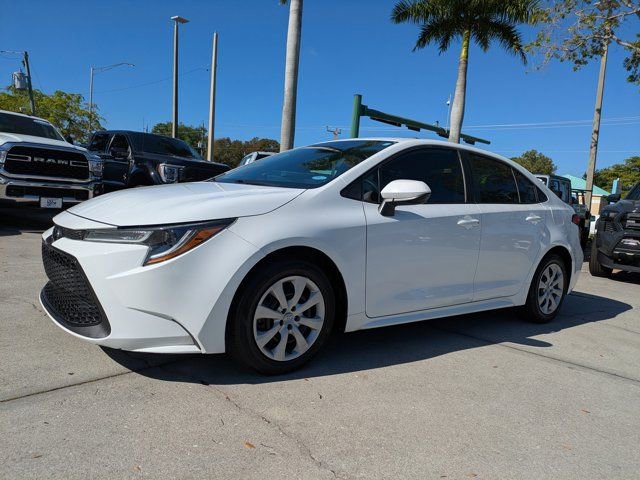 Used 2021 Toyota Corolla LE image 7