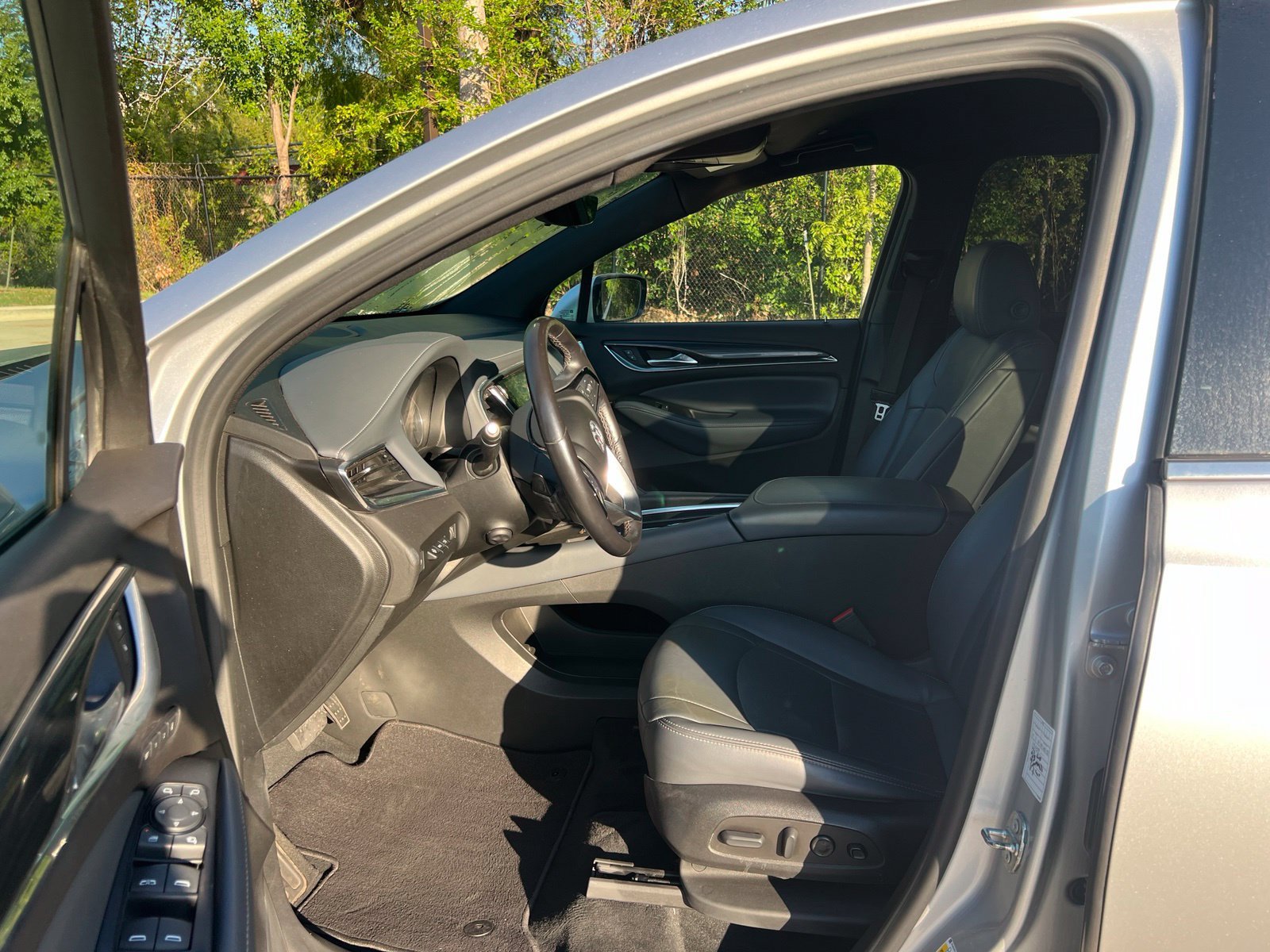 Used 2022 Buick Enclave Premium FWD image 25