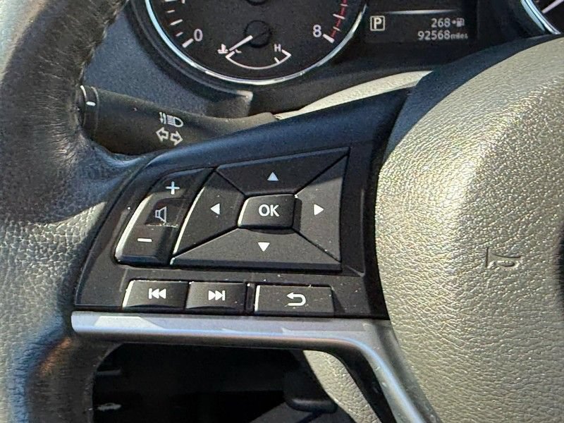 Used 2017 Nissan Rogue SV AWD/4WD image 20