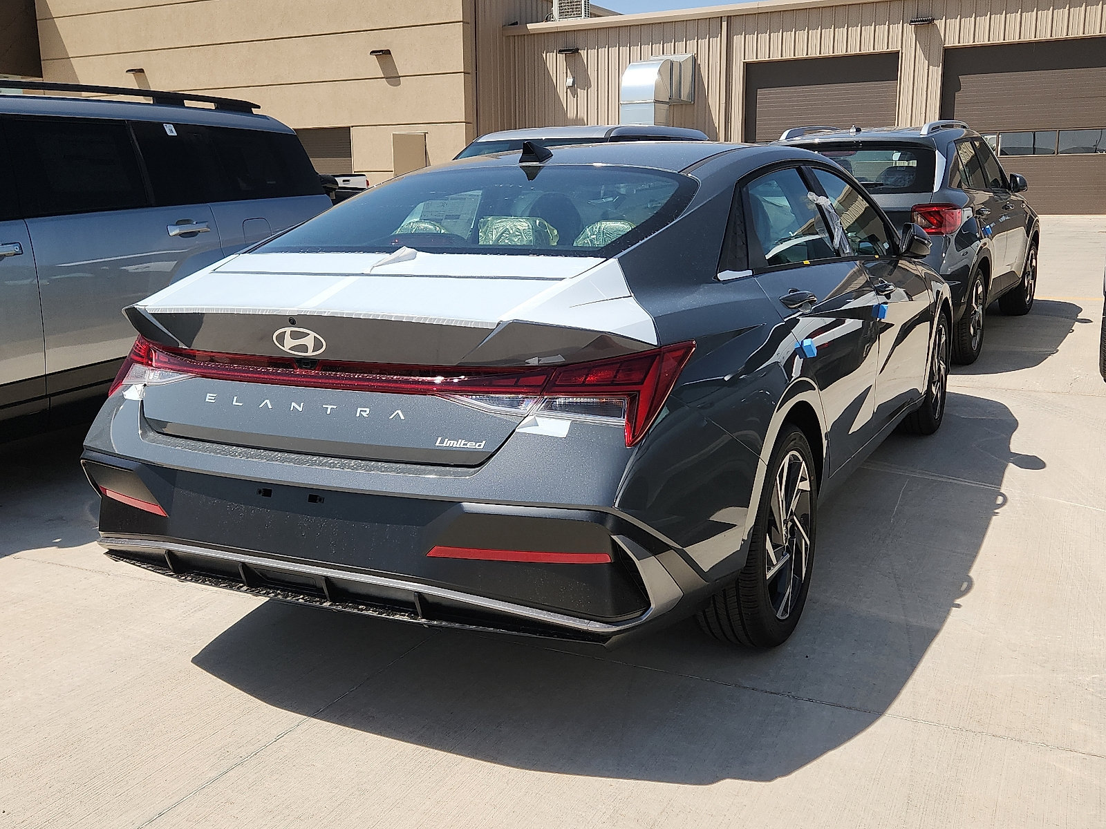 New 2026 Hyundai Elantra Limited FWD image 3