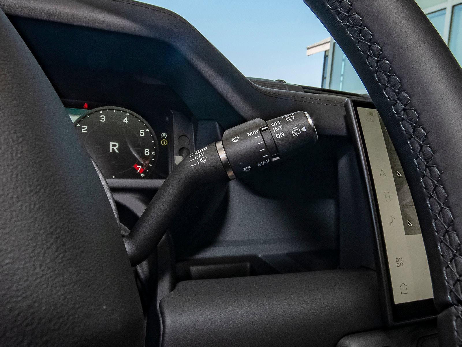 New 2026 Land Rover Defender 110 X-Dynamic SE AWD/4WD image 14