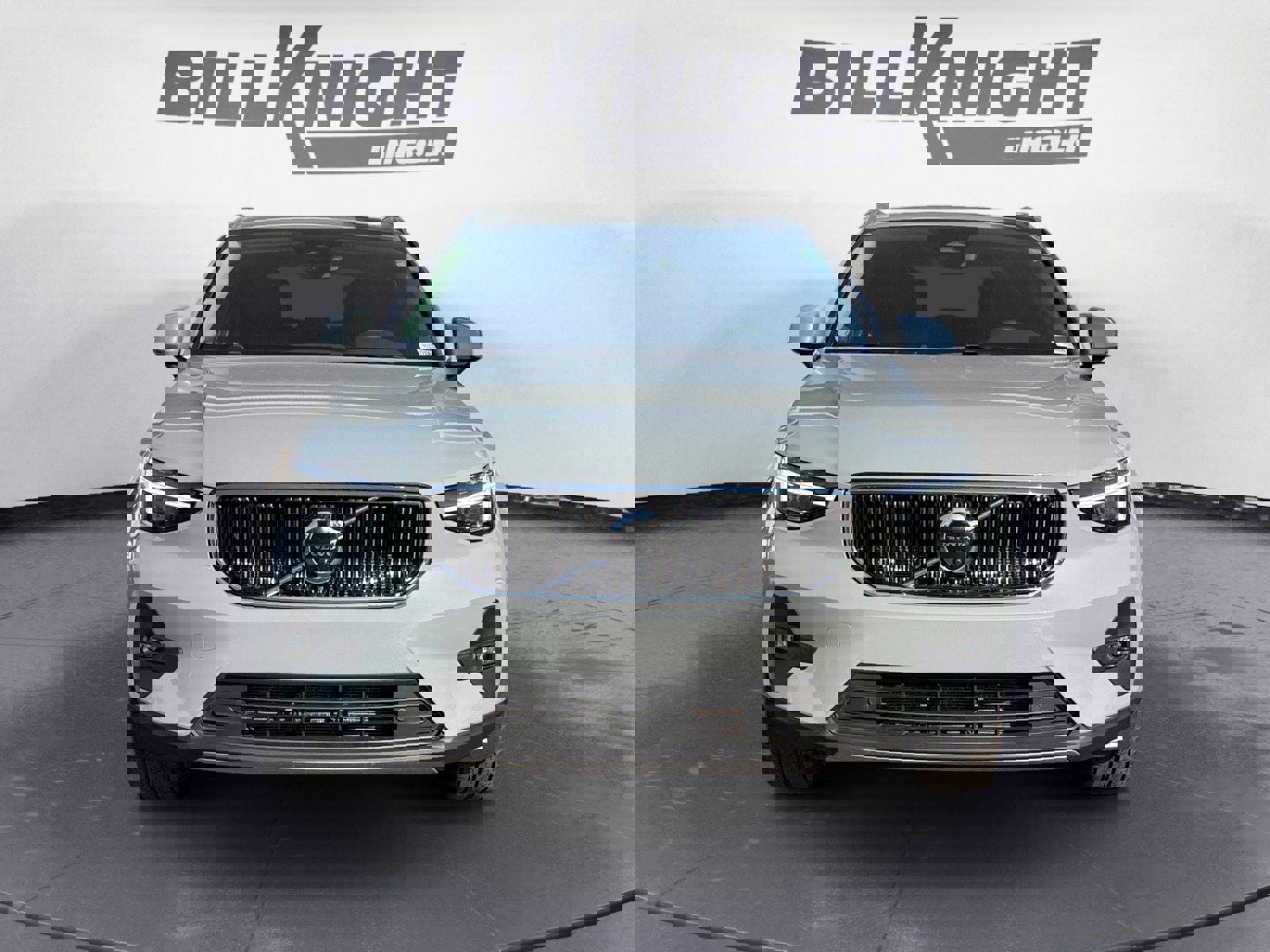 Used 2024 Volvo XC40 B5 Ultimate w/ Protection Package Premier image 8