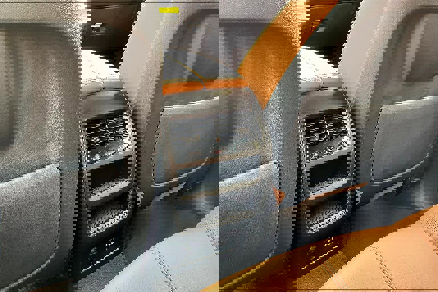 Used 2024 BMW X5 xDrive50e w/ M Sport Package image 38