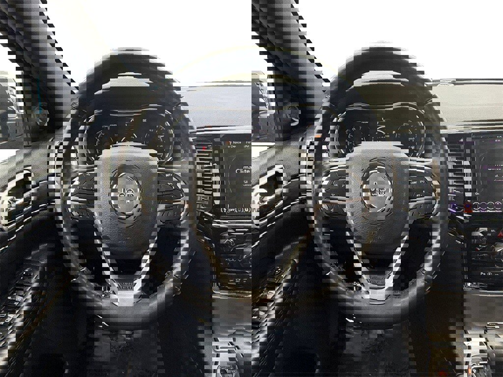 Used 2020 Jeep Grand Cherokee Limited w/ Luxury Group II image 13