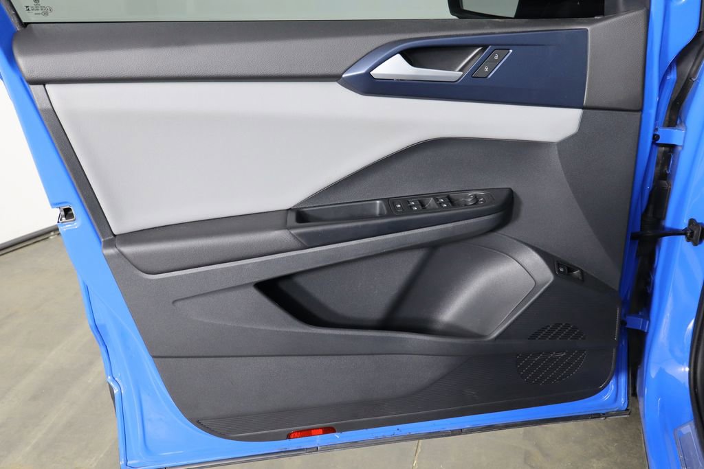 Used 2023 Volkswagen Taos SE w/ Panoramic Sunroof Package image 20