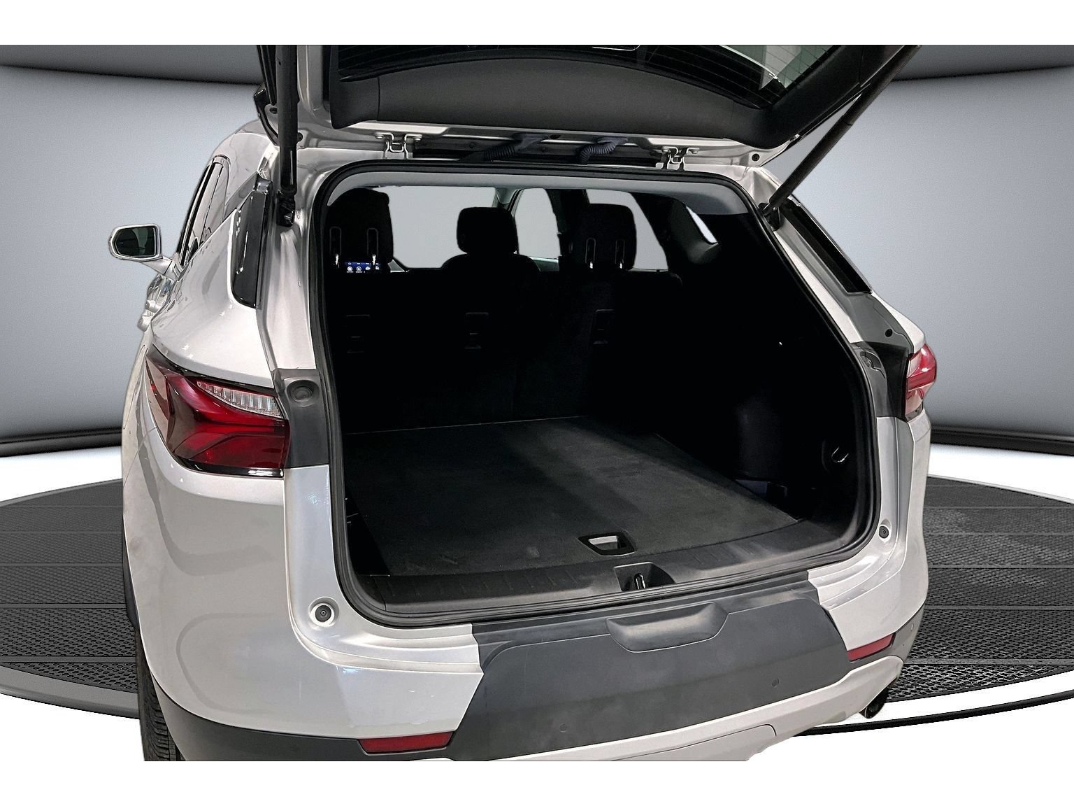 Used 2019 Chevrolet Blazer LT AWD/4WD image 36