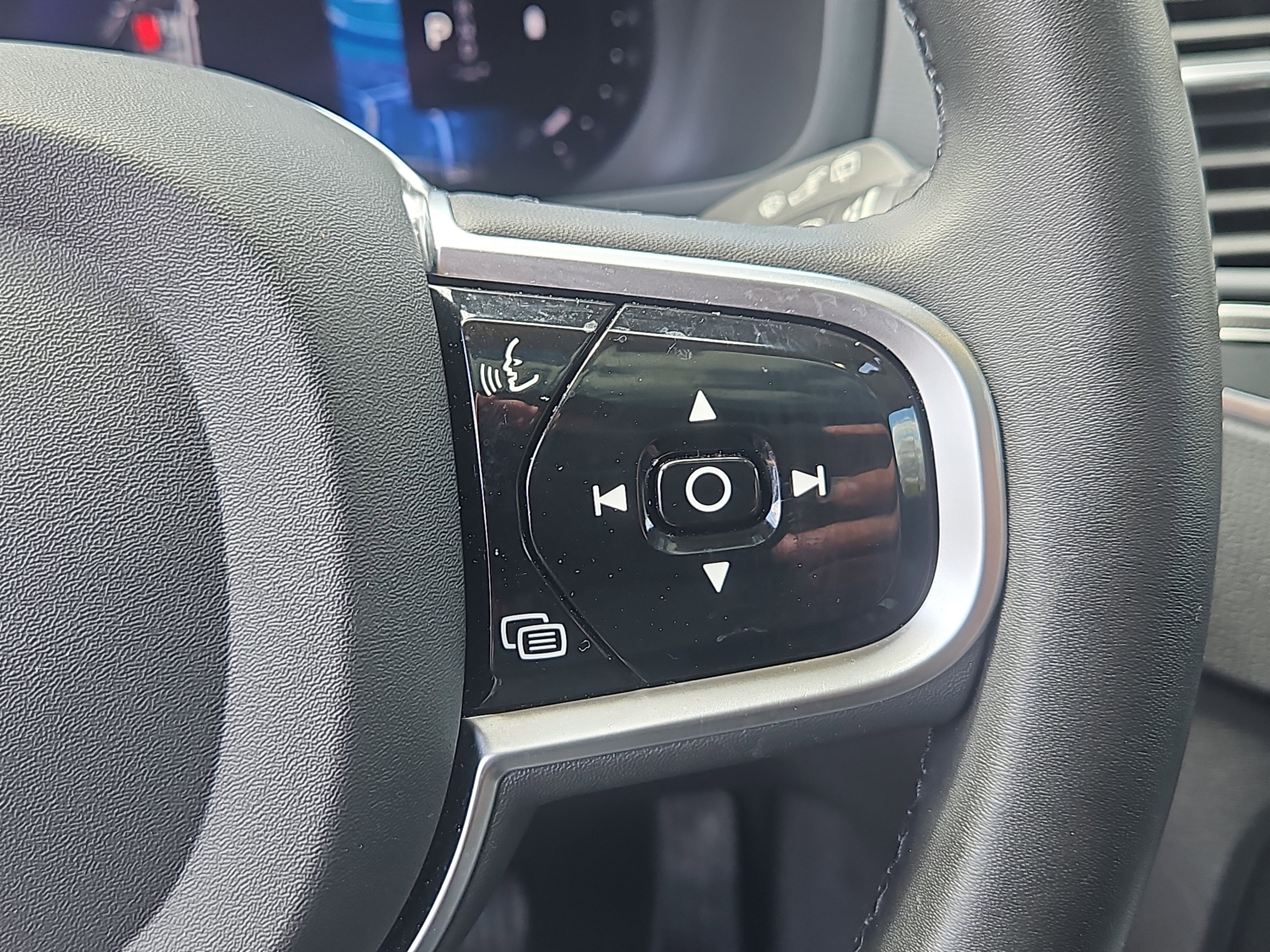 Used 2024 Volvo XC90 B5 Core image 19