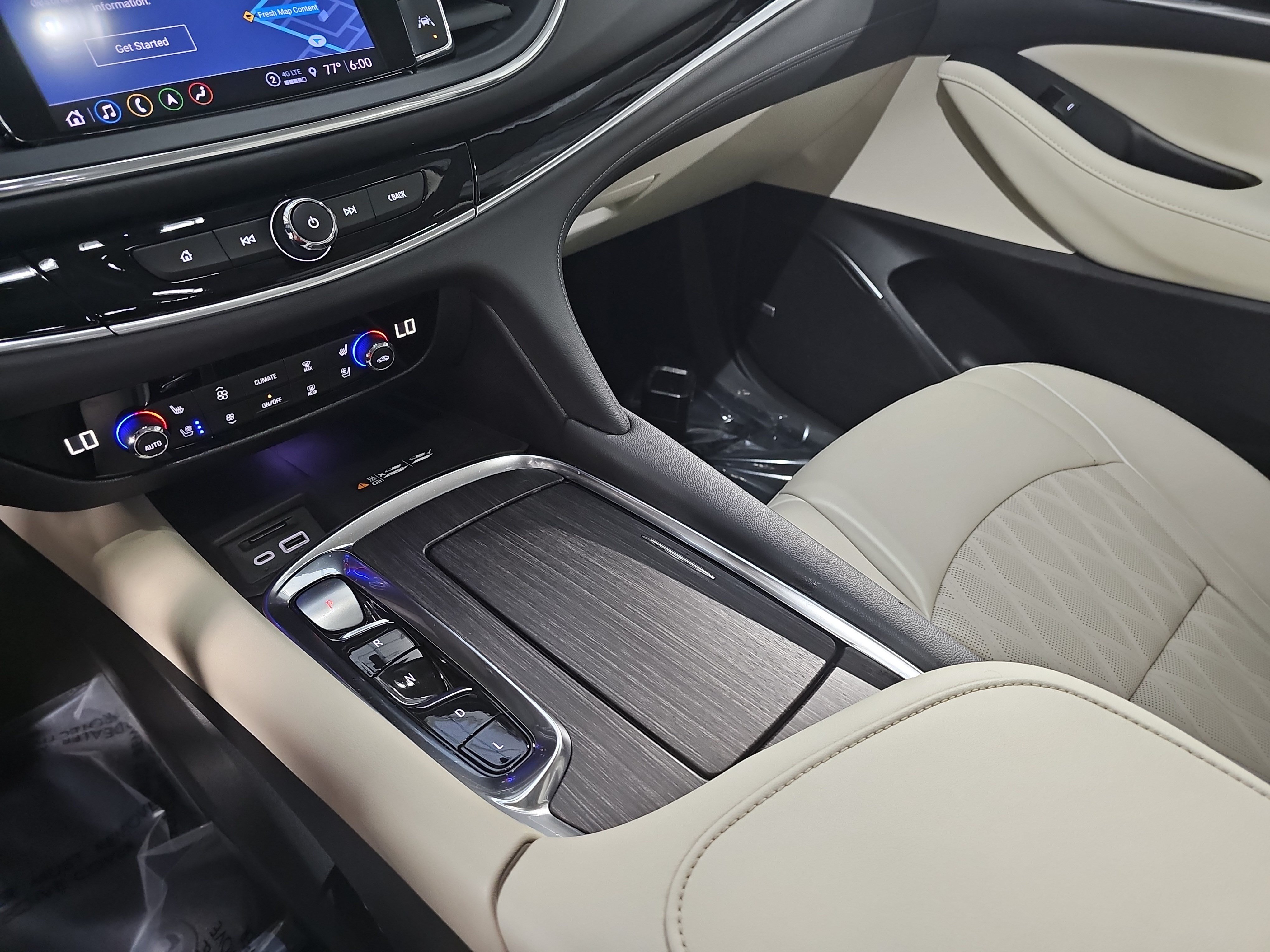 Used 2022 Buick Enclave Avenir w/ Avenir Technology Package FWD image 27