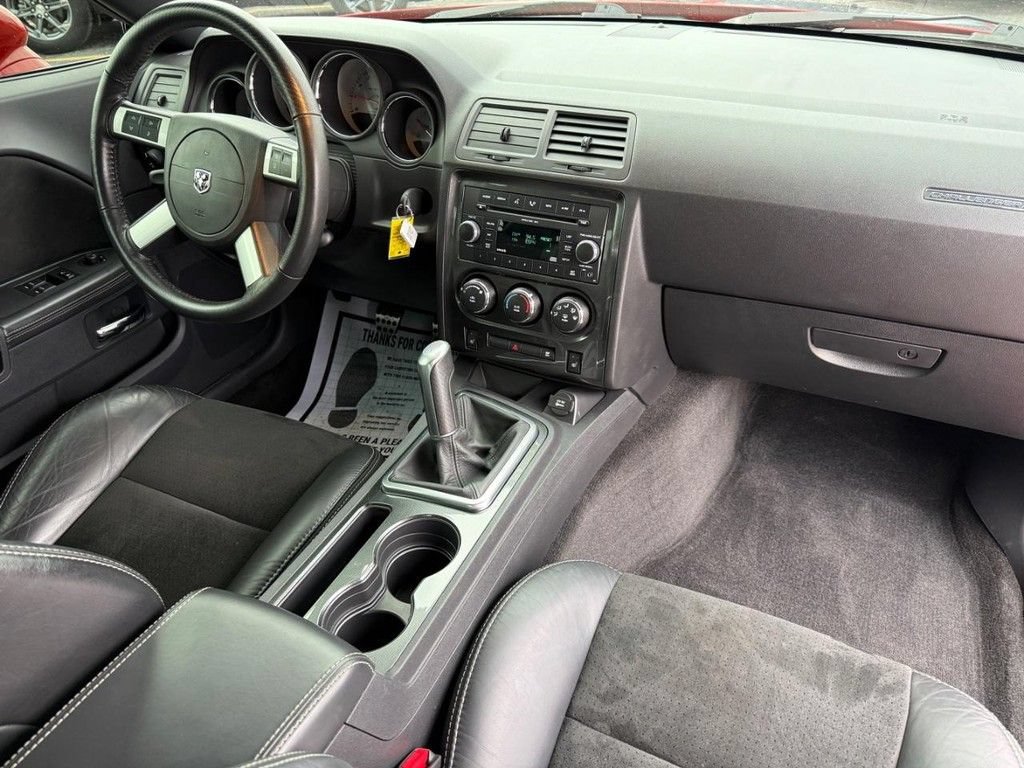 Used 2009 Dodge Challenger SRT8 RWD image 8