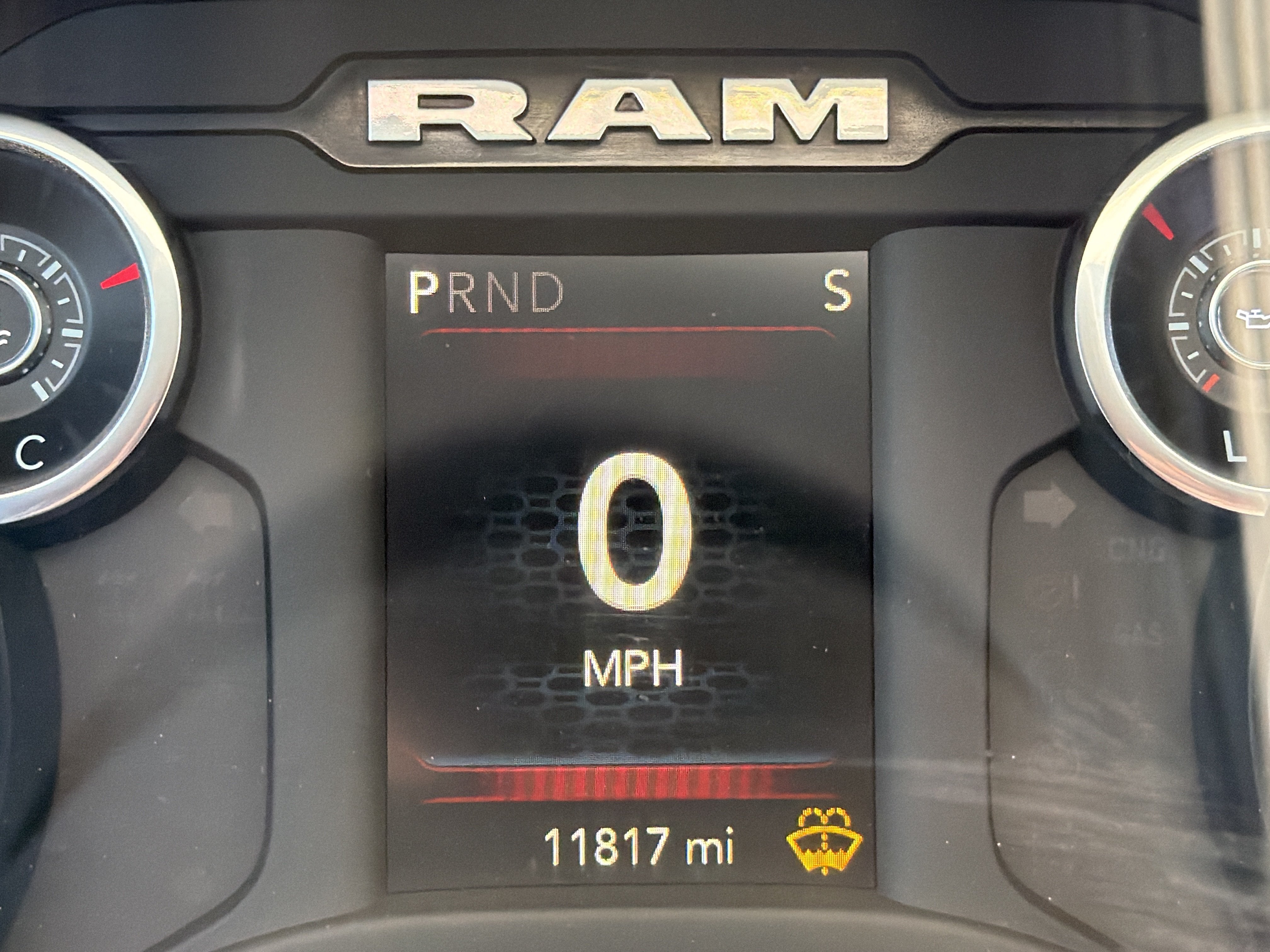 Certified 2024 RAM 3500 Big Horn w/ Night Edition AWD/4WD image 2
