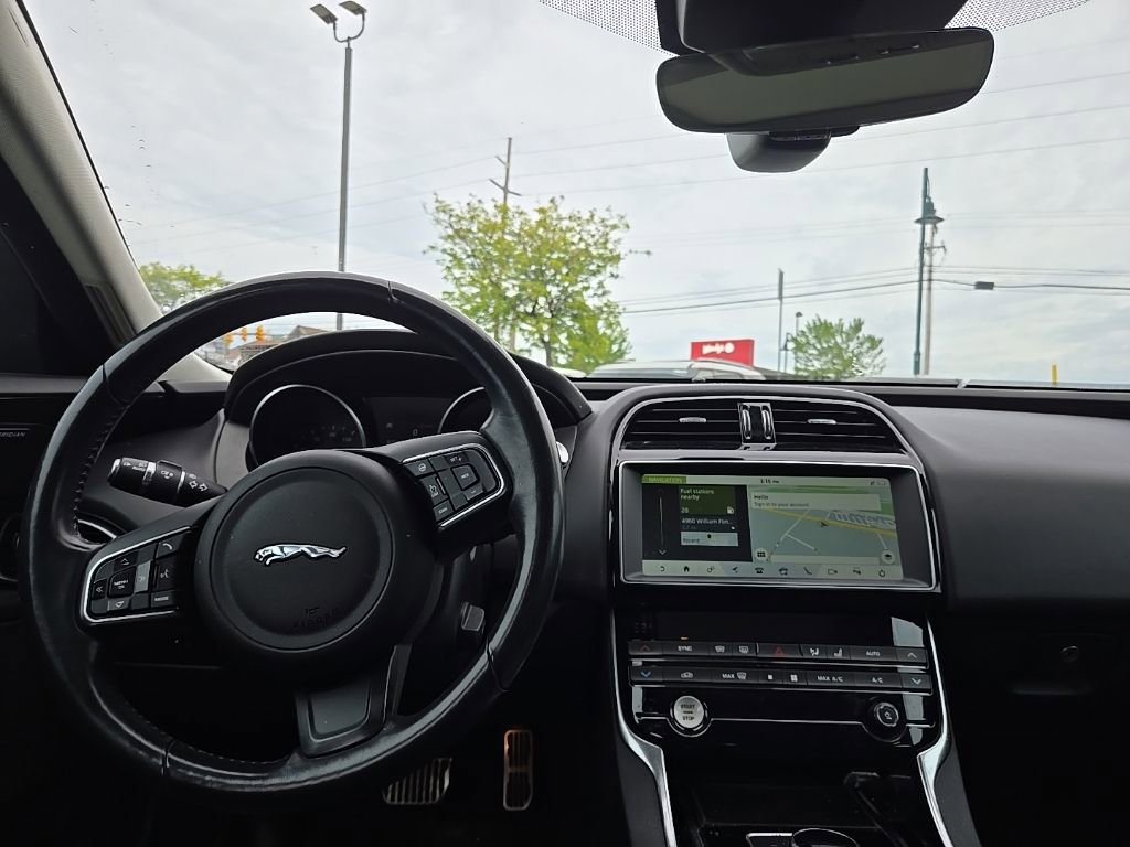 Used 2019 Jaguar XE Premium AWD/4WD image 11