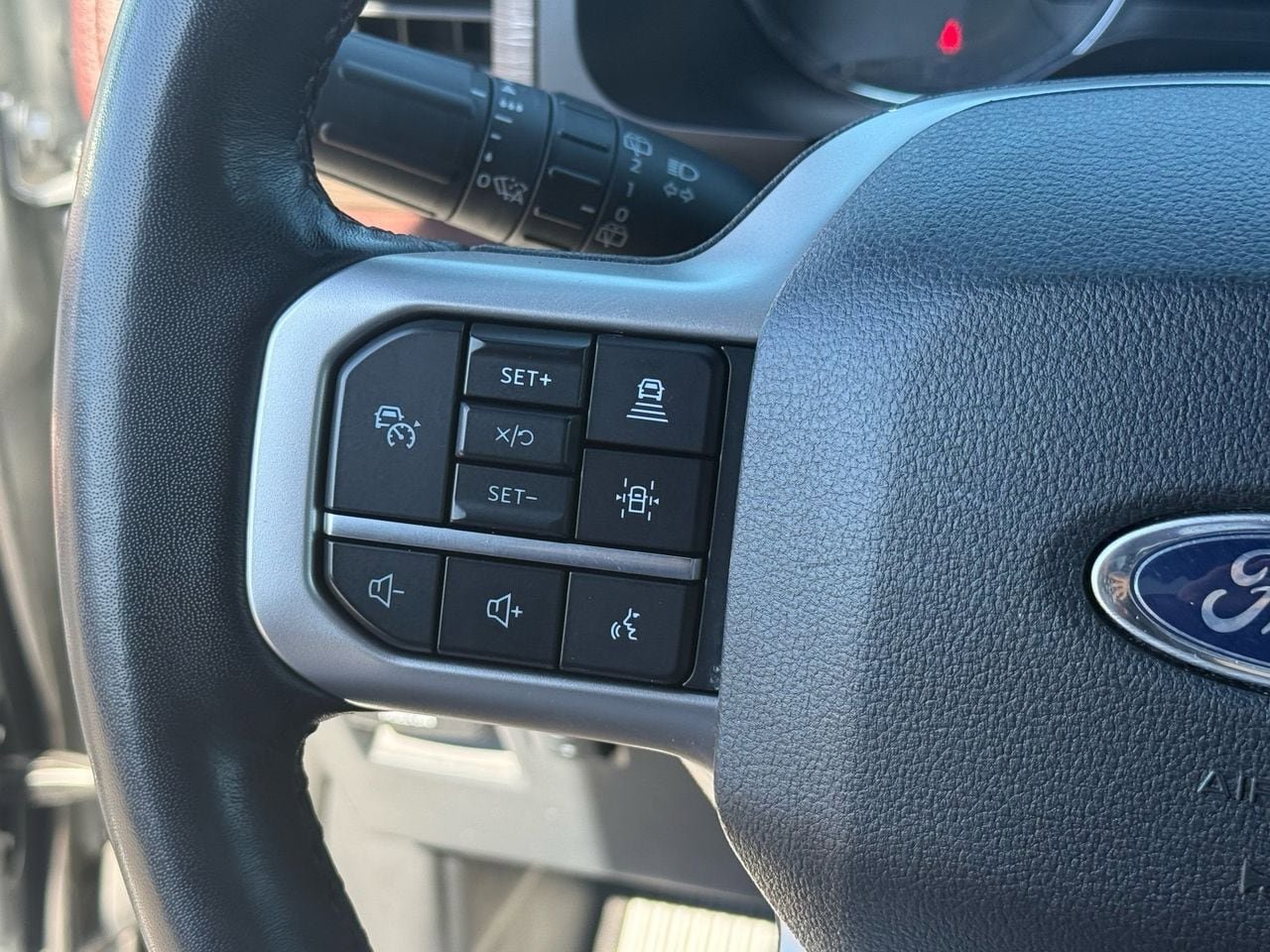Used 2024 Ford Expedition Limited image 14