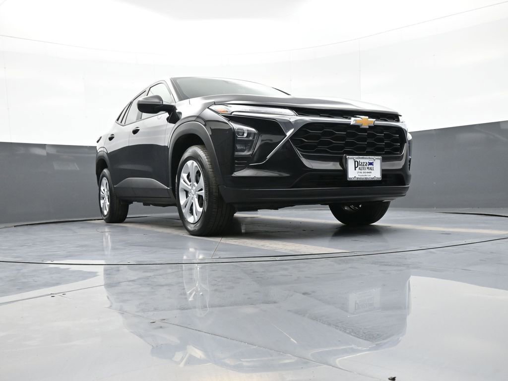 Used 2024 Chevrolet Trax LS w/ Driver Confidence Package image 27