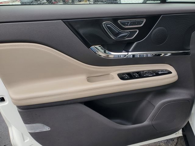 Used 2024 Lincoln Corsair AWD w/ Equipment Group 101A image 8