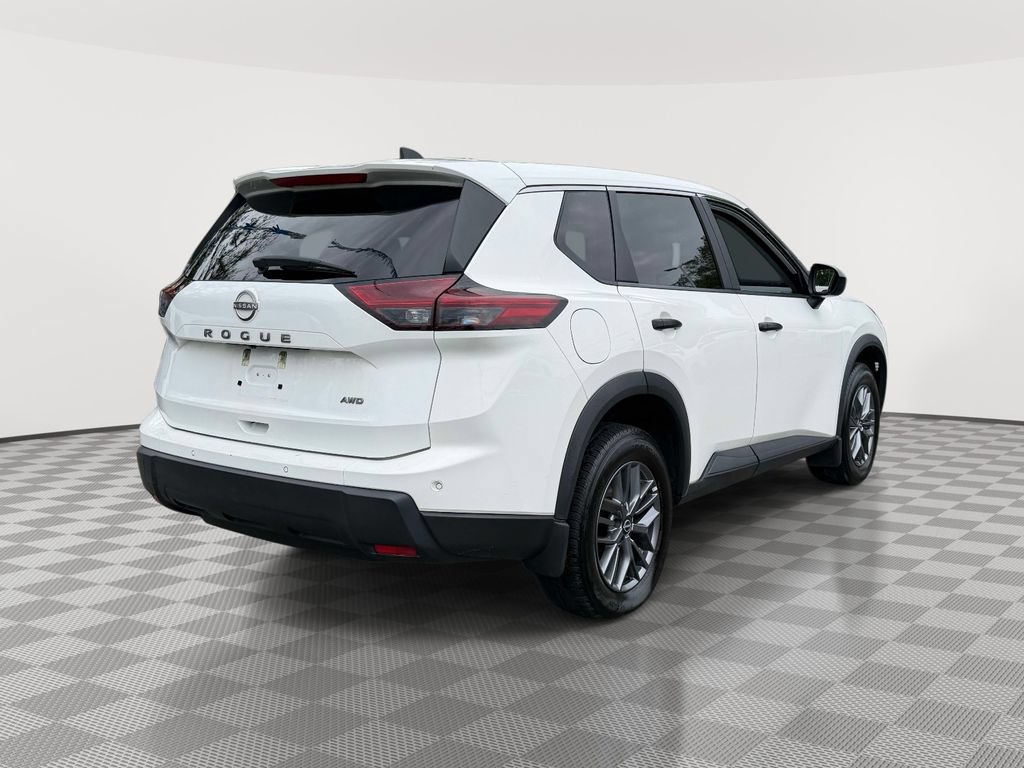 Used 2024 Nissan Rogue S AWD/4WD image 9