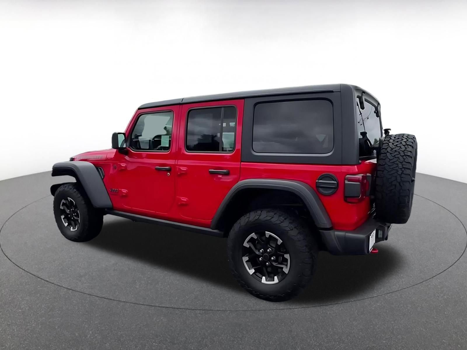 Used 2025 Jeep Wrangler Unlimited Rubicon AWD/4WD image 9