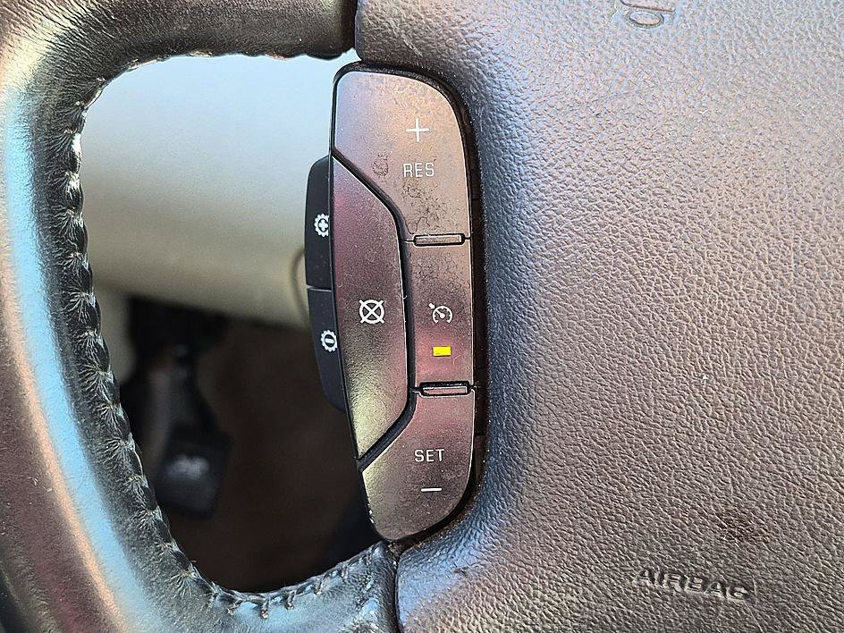 Used 2012 Chevrolet Impala LTZ FWD image 17