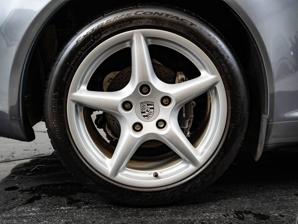 Used 2005 Porsche 911 Carrera RWD image 46
