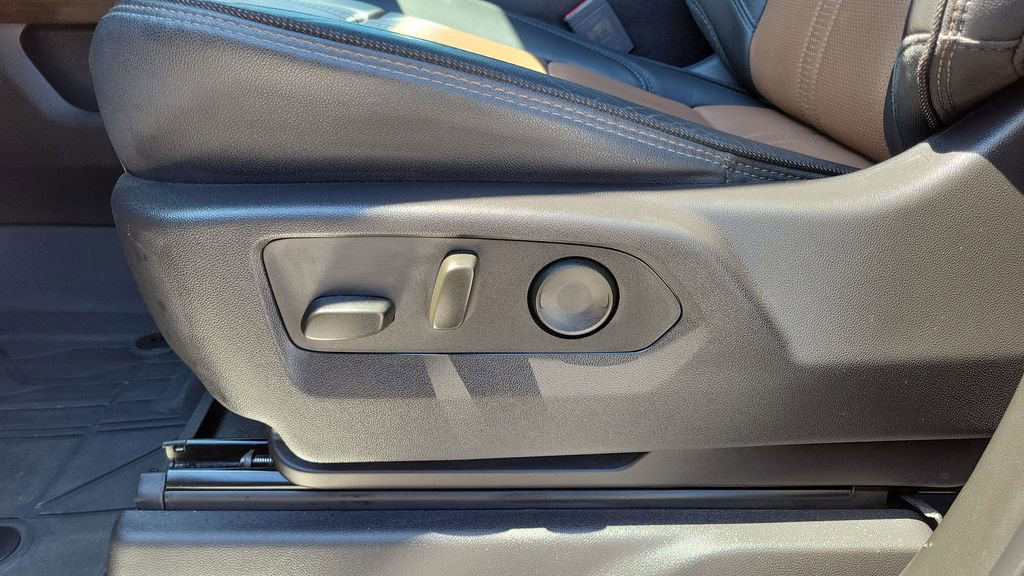 Certified 2024 Chevrolet Silverado 1500 High Country w/ Technology Package AWD/4WD image 19