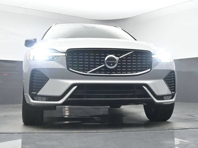 Used 2024 Volvo XC60 B5 Plus AWD/4WD image 36